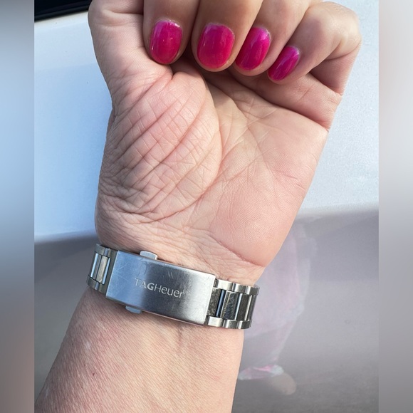 ⭐️HOST PICK ⭐️ Tag Heuer Ladies 32mm Aquaracer with Pearl Face & Diamonds - Picture 8 of 9